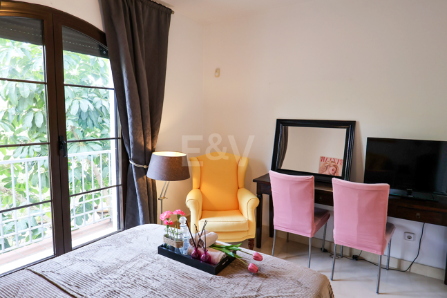 Apartment with Stunning Views and Tourist Licence in Gated Golf Resort