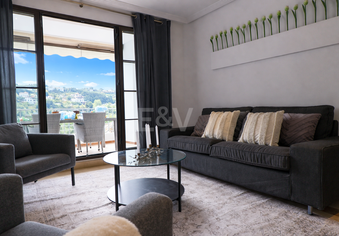 Apartament z oszałamiającymi widokami i licencją turystyczną w Gated Golf Resort