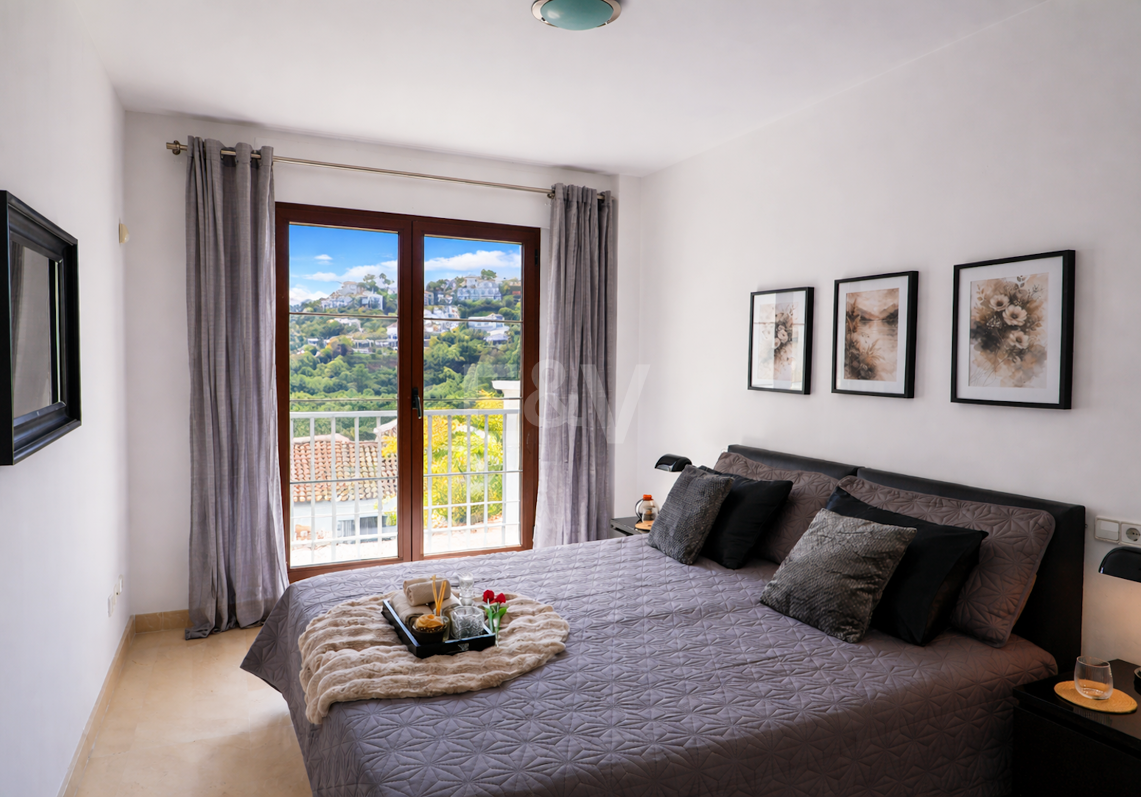 Apartament z oszałamiającymi widokami i licencją turystyczną w Gated Golf Resort
