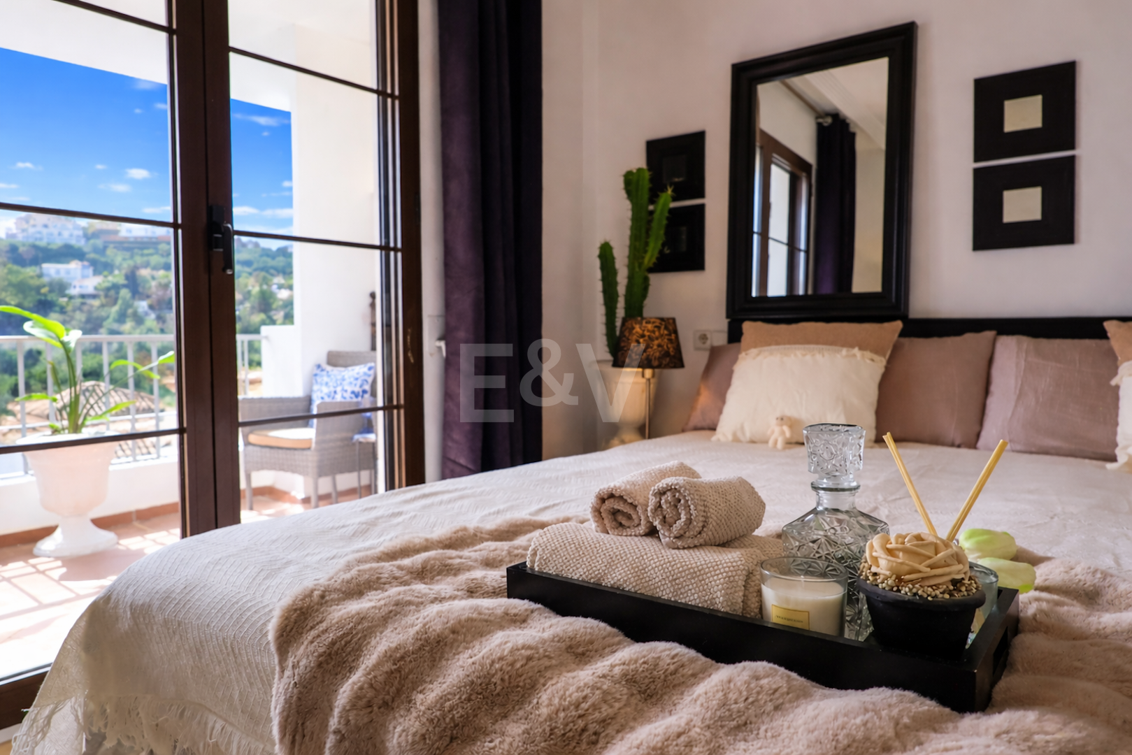 Apartment with Stunning Views and Tourist Licence in Gated Golf Resort