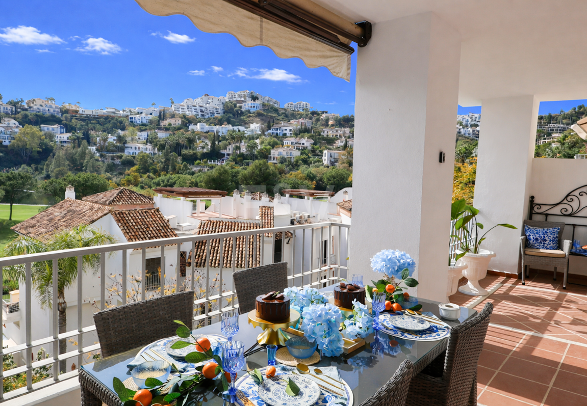 Apartment with Stunning Views and Tourist Licence in Gated Golf Resort