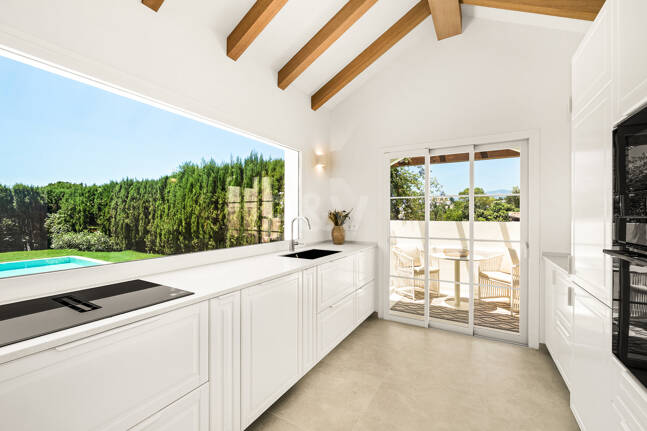 Elegant Fully Furnished One-Level Villa Steps from the Golf Club