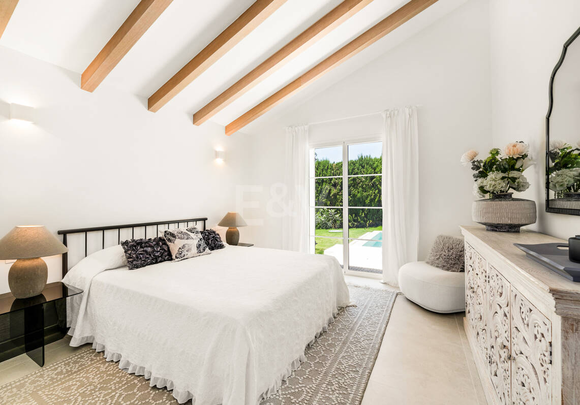 Exklusiver und voll möblierter Bungalow neben dem Golfclub Guadalmina