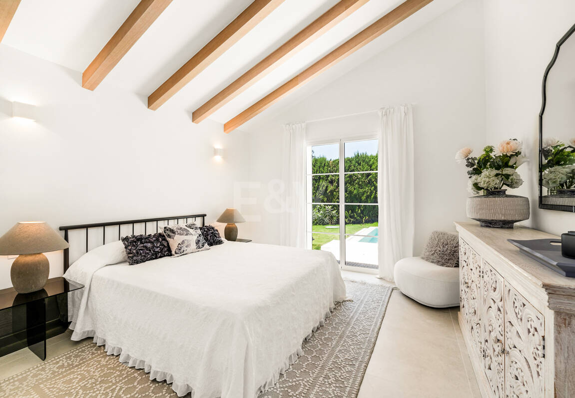Elegant Fully Furnished One-Level Villa Steps from the Golf Club