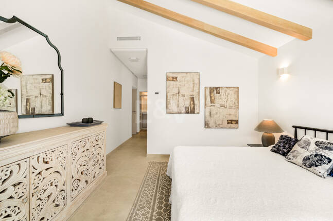 Elegant Fully Furnished One-Level Villa Steps from the Golf Club