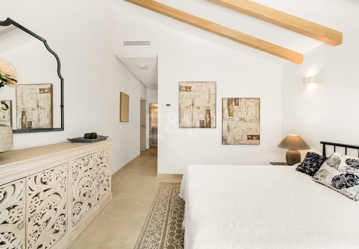 Elegant Fully Furnished One-Level Villa Steps from the Golf Club