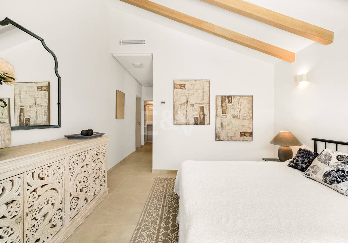 Exklusiver und voll möblierter Bungalow neben dem Golfclub Guadalmina