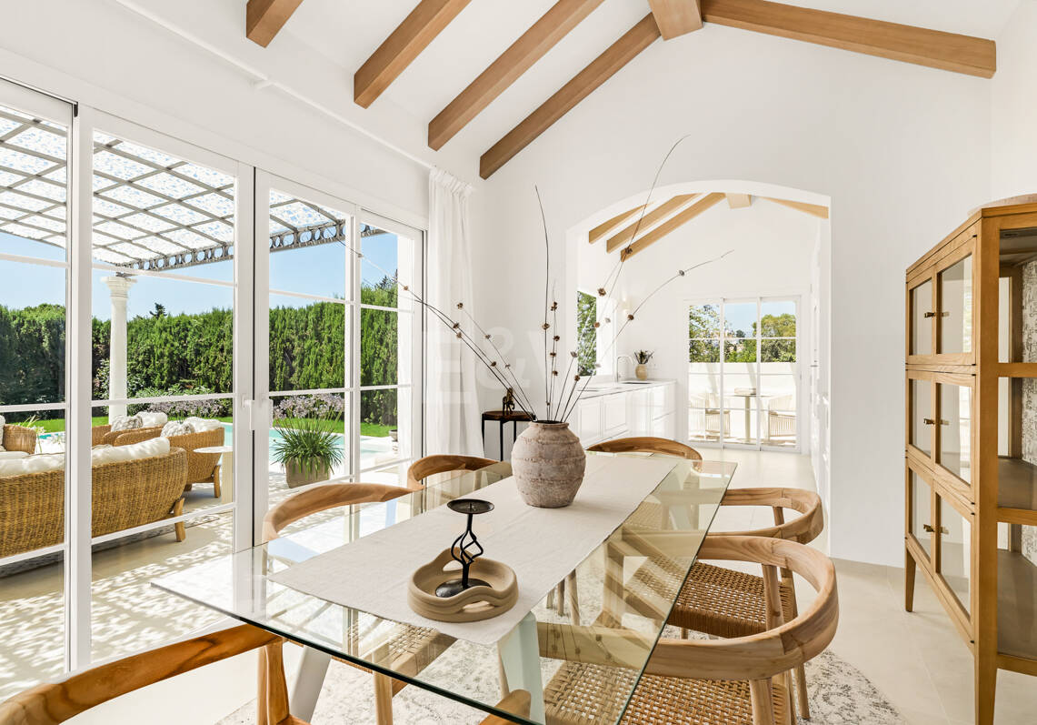 Exklusiver und voll möblierter Bungalow neben dem Golfclub Guadalmina