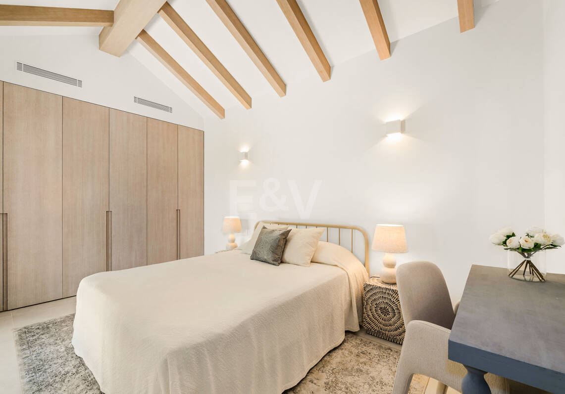 Exklusiver und voll möblierter Bungalow neben dem Golfclub Guadalmina