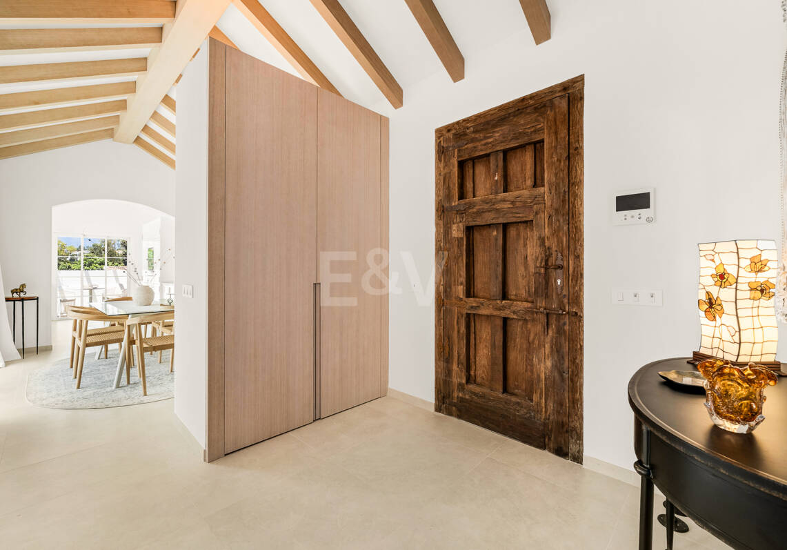 Exklusiver und voll möblierter Bungalow neben dem Golfclub Guadalmina