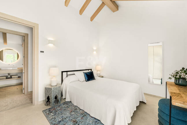 Elegant Fully Furnished One-Level Villa Steps from the Golf Club
