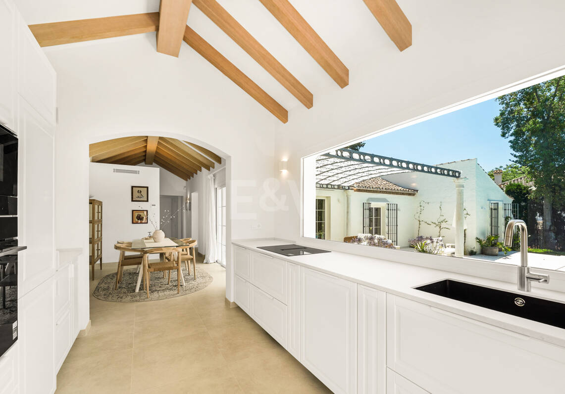 Exklusiver und voll möblierter Bungalow neben dem Golfclub Guadalmina