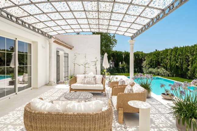 Elegant Fully Furnished One-Level Villa Steps from the Golf Club