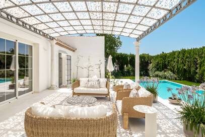Elegant Fully Furnished One-Level Villa Steps from the Golf Club