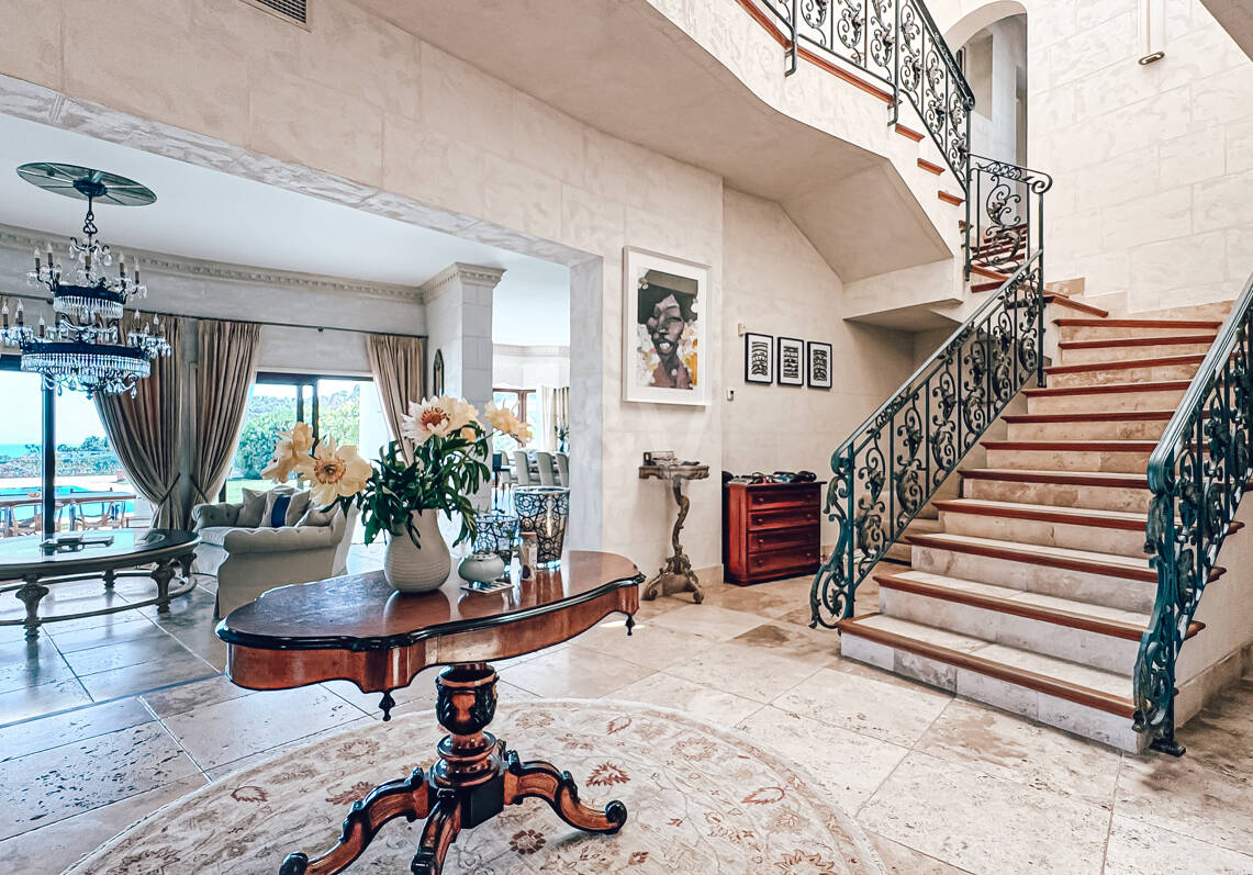 Villa elegante con vistas panorámicas al mar en La Zagaleta