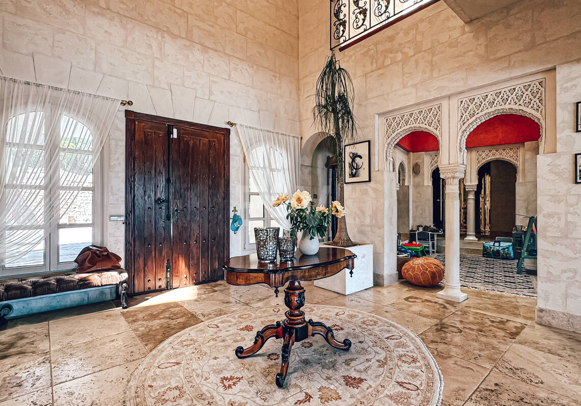 Villa elegante con vistas panorámicas al mar en La Zagaleta