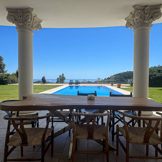 Villa elegante con vistas panorámicas al mar