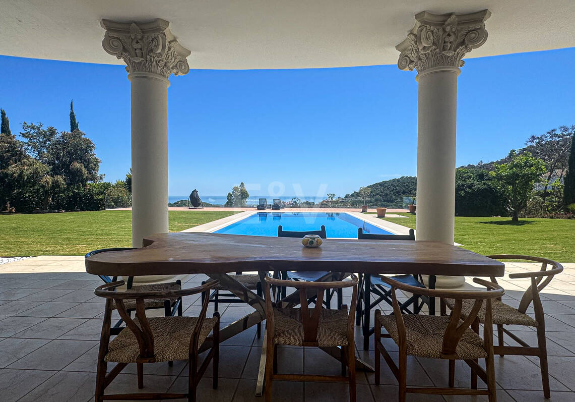 Villa elegante con vistas panorámicas al mar en La Zagaleta