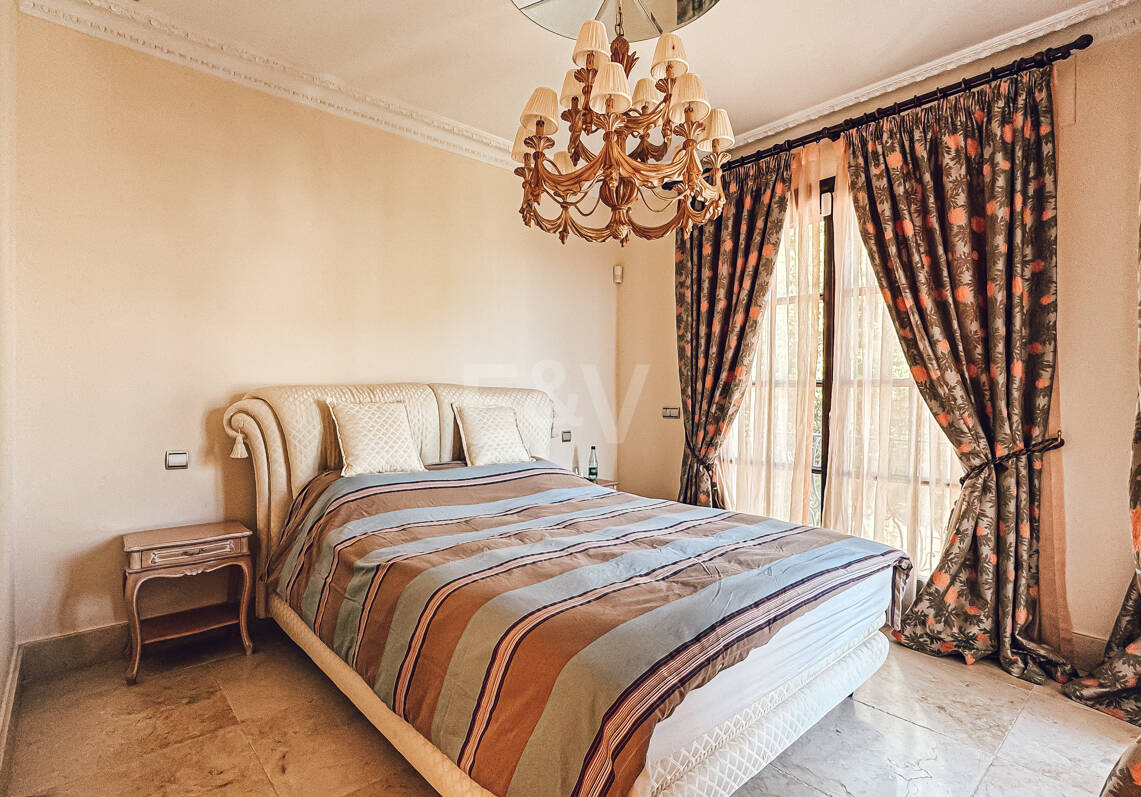 Villa elegante con vistas panorámicas al mar en La Zagaleta
