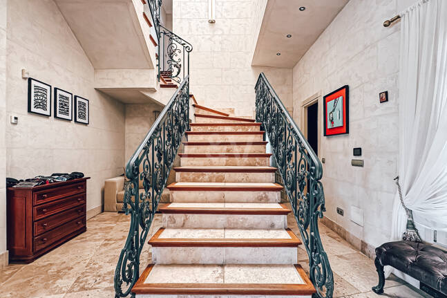 Villa elegante con vistas panorámicas al mar