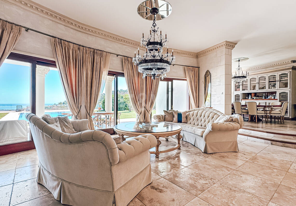 Villa elegante con vistas panorámicas al mar en La Zagaleta