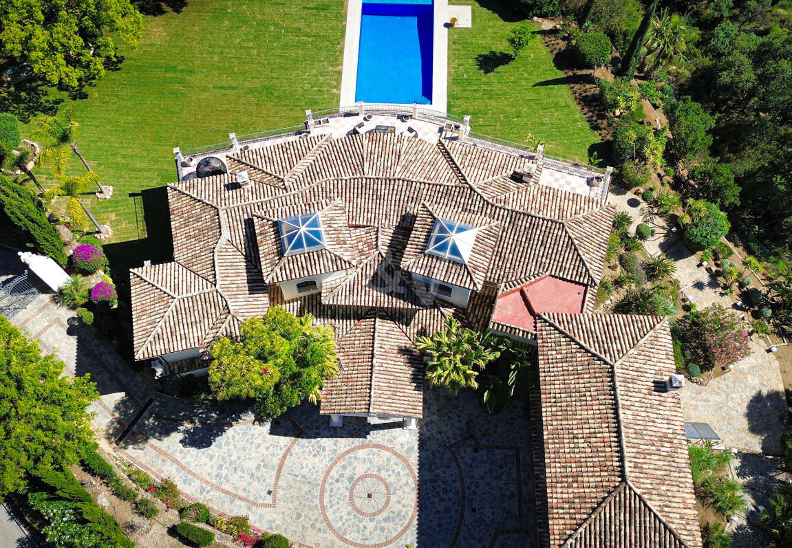 Villa elegante con vistas panorámicas al mar