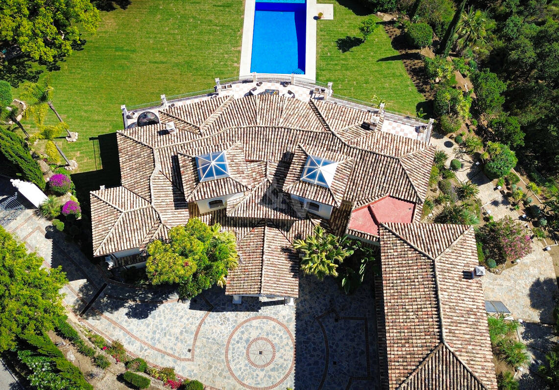 Villa elegante con vistas panorámicas al mar en La Zagaleta