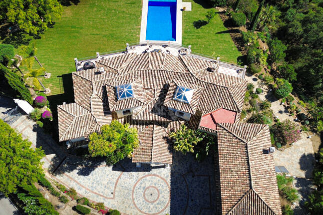 Villa elegante con vistas panorámicas al mar