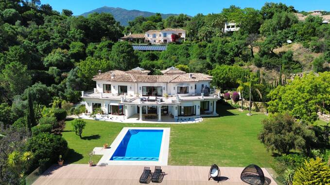 Villa elegante con vistas panorámicas al mar en La Zagaleta