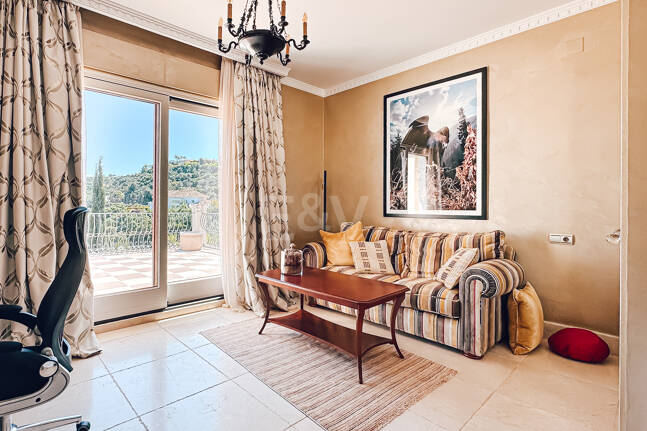 Villa elegante con vistas panorámicas al mar