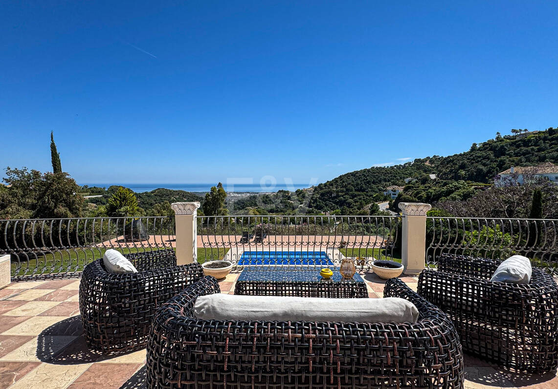 Villa elegante con vistas panorámicas al mar en La Zagaleta