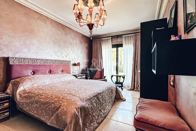 Villa elegante con vistas panorámicas al mar