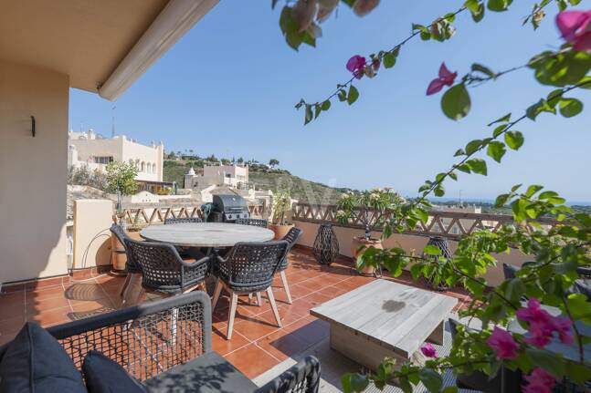 Ihr privater mediterraner Rückzugsort in Elviria – Langzeitmietwohnung mit Meerblick