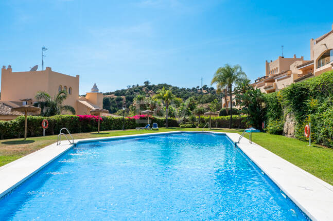 Ihr privater mediterraner Rückzugsort in Elviria – Langzeitmietwohnung mit Meerblick