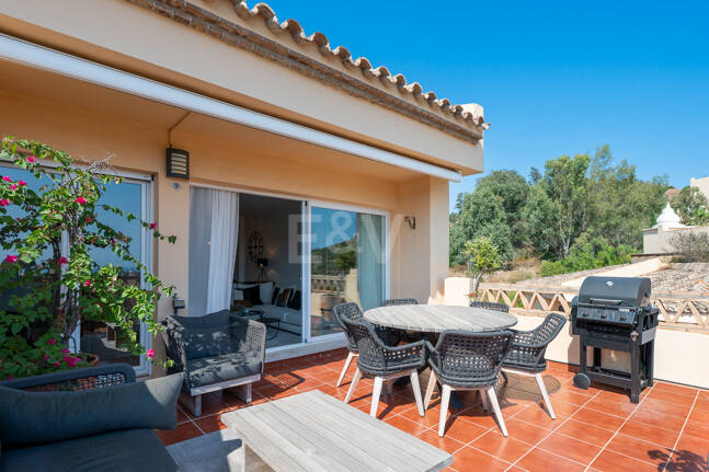Ihr privater mediterraner Rückzugsort in Elviria – Langzeitmietwohnung mit Meerblick