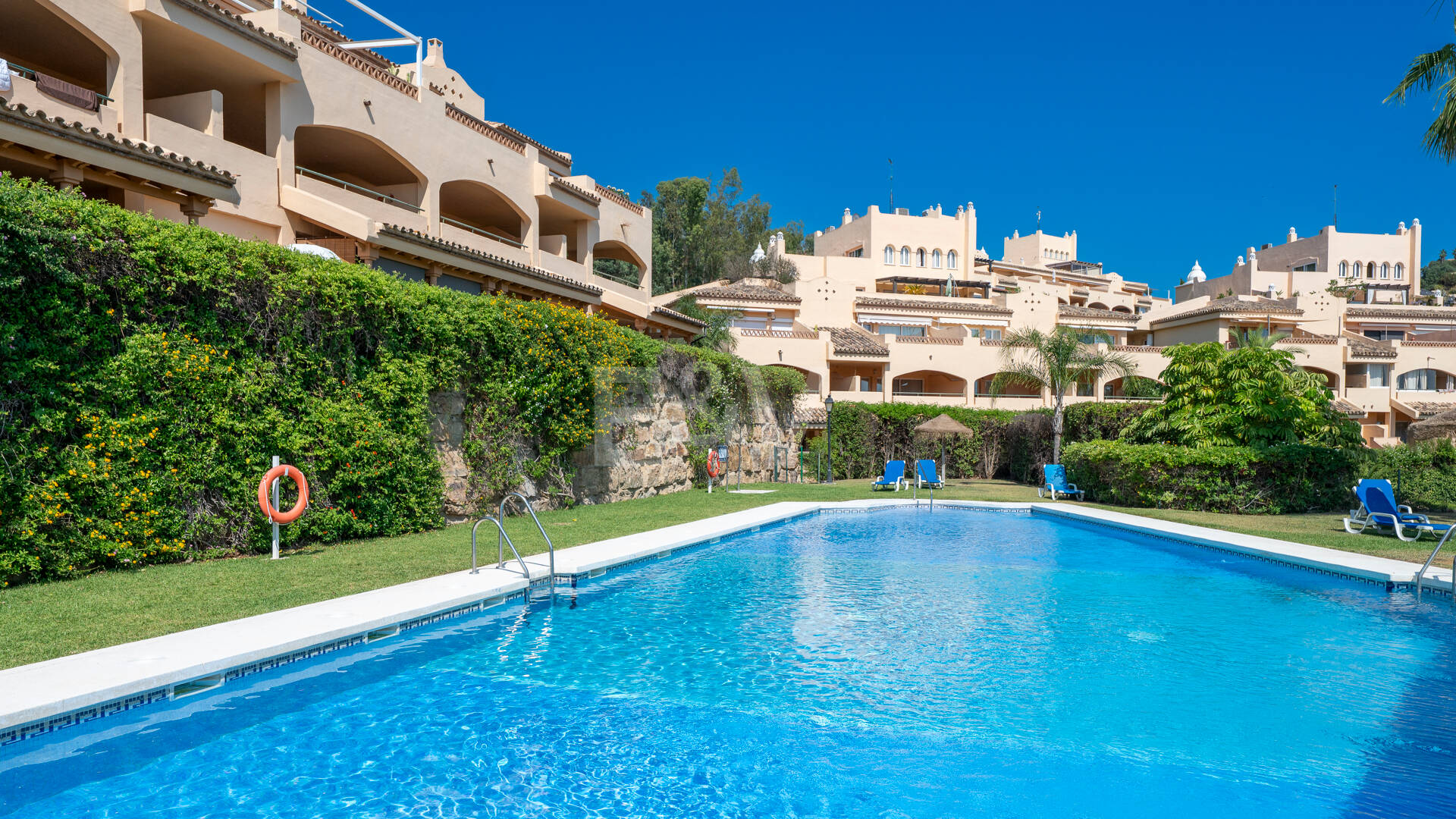 Ihr privater mediterraner Rückzugsort in Elviria – Langzeitmietwohnung mit Meerblick