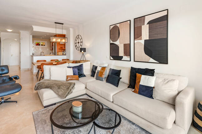 Ihr privater mediterraner Rückzugsort in Elviria – Langzeitmietwohnung mit Meerblick