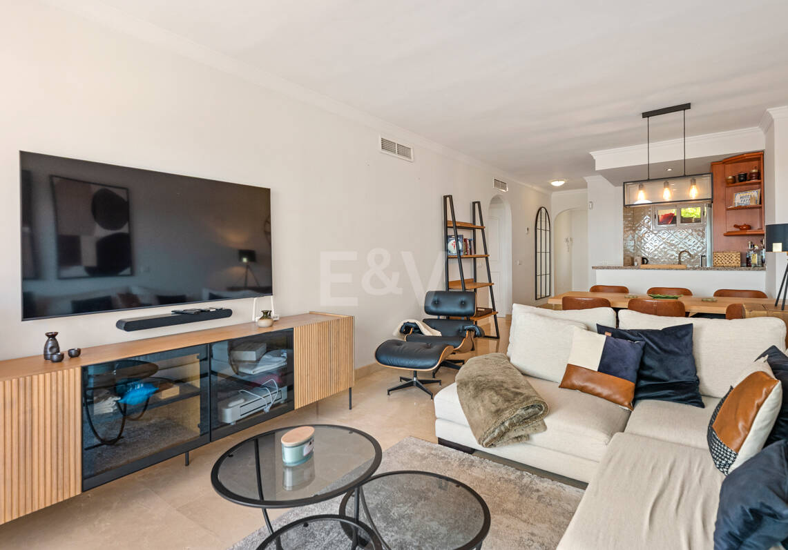 Ihr privater mediterraner Rückzugsort in Elviria – Langzeitmietwohnung mit Meerblick