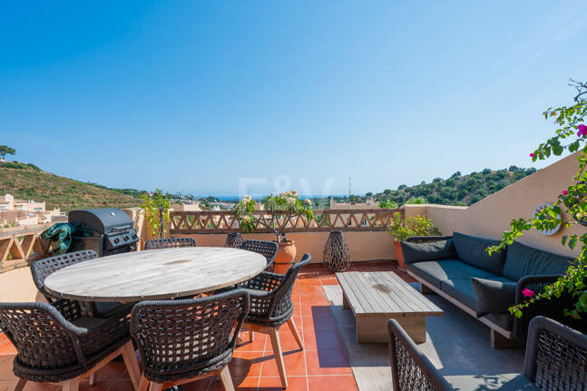 Ihr privater mediterraner Rückzugsort in Elviria – Langzeitmietwohnung mit Meerblick