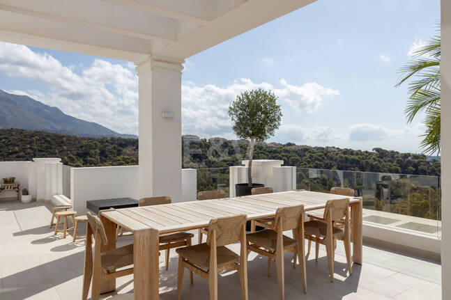 Takvåning till salu i Nueva Andalucia, Marbella