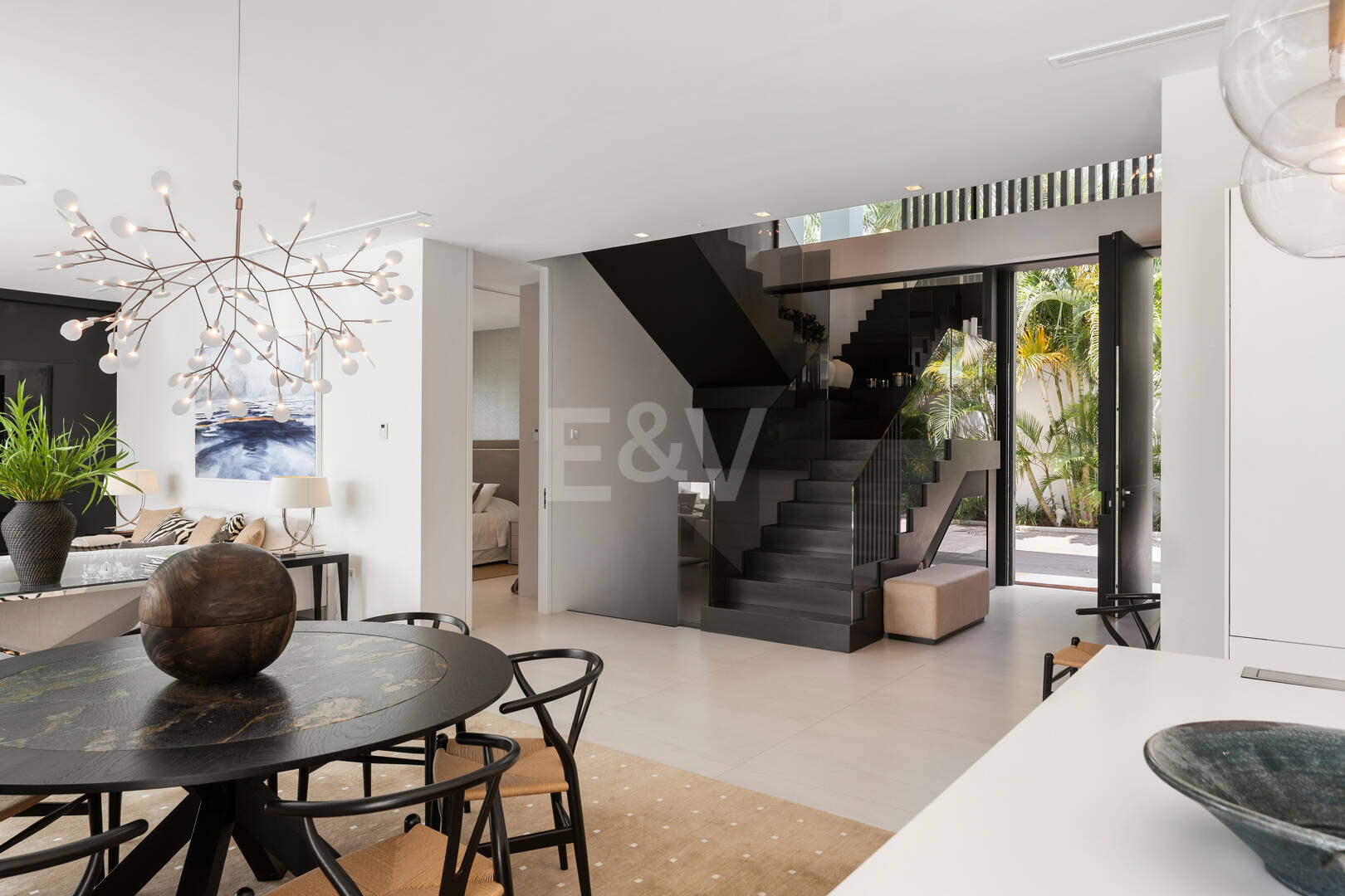 Zeitgenössische Designervilla Mit Spektakulärem Meerblick An Der Goldenen Meile Von Marbella