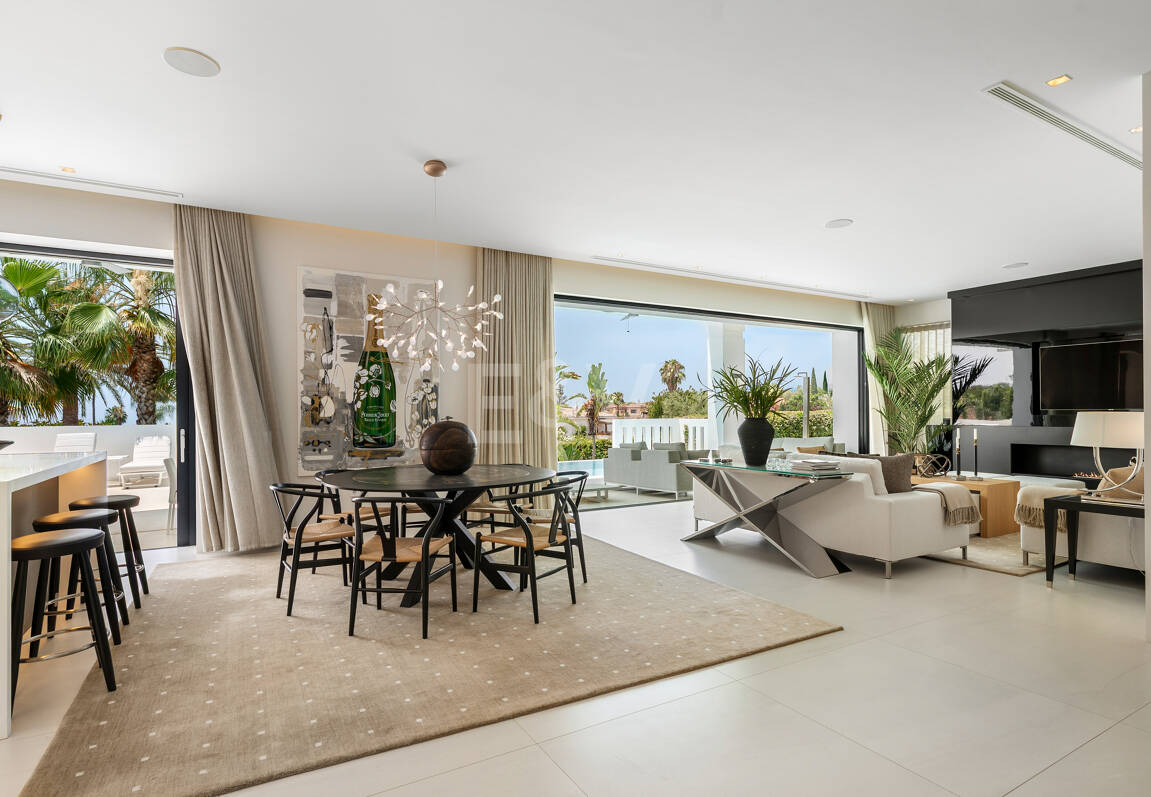 Zeitgenössische Designervilla Mit Spektakulärem Meerblick An Der Goldenen Meile Von Marbella