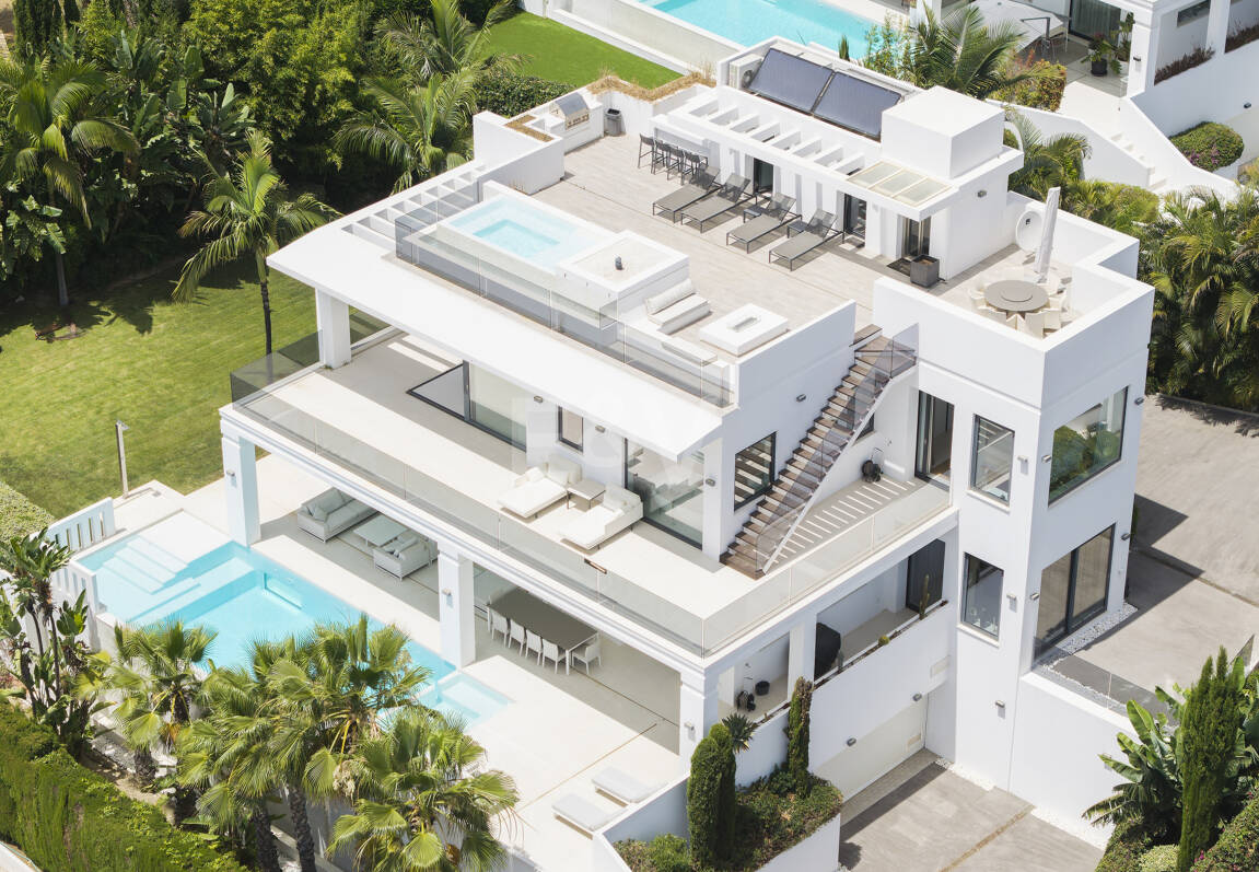 Zeitgenössische Designervilla Mit Spektakulärem Meerblick An Der Goldenen Meile Von Marbella