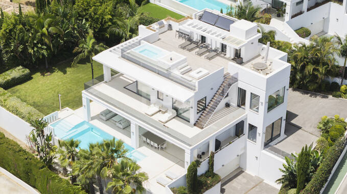 Villa contemporánea de diseño con espectaculares vistas al mar en Nagueles, la Milla de Oro de Marbella