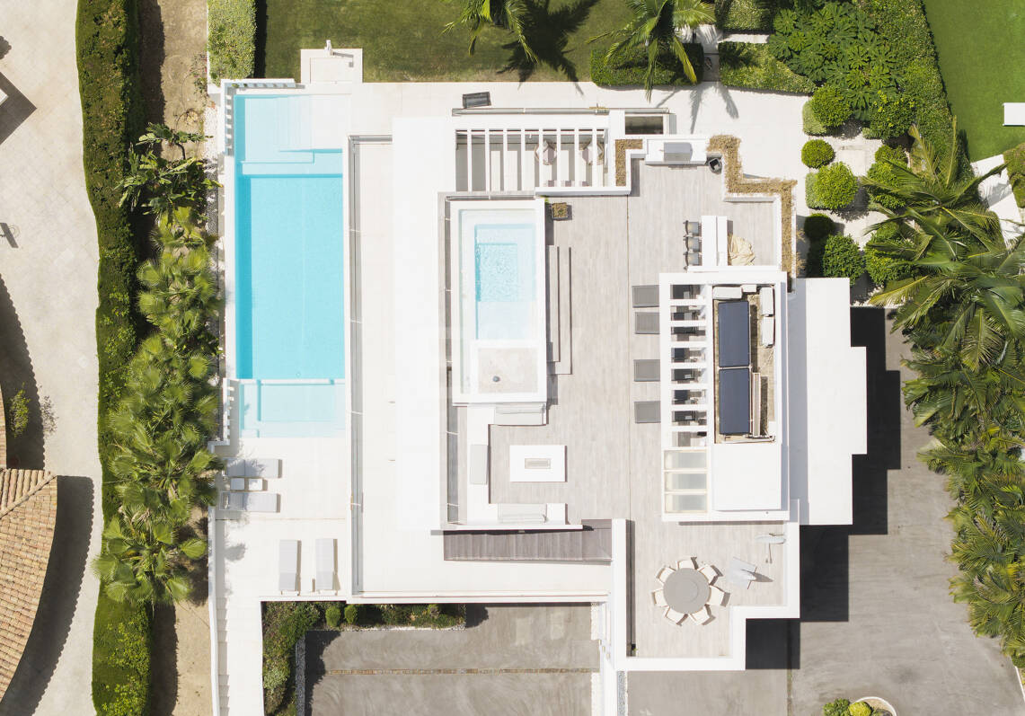 Villa contemporánea de diseño con espectaculares vistas al mar en la Milla de Oro de Marbella