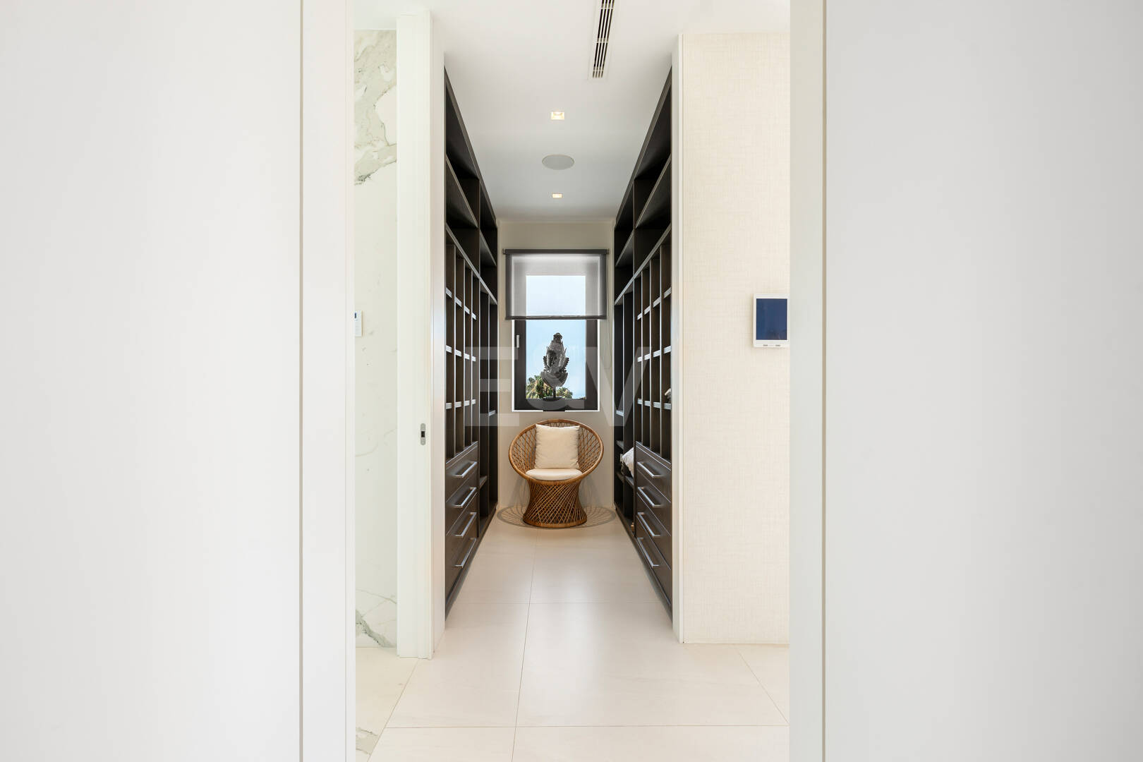 Zeitgenössische Designervilla Mit Spektakulärem Meerblick An Der Goldenen Meile Von Marbella