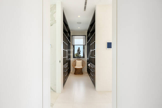 Zeitgenössische Designervilla Mit Spektakulärem Meerblick An Der Goldenen Meile Von Marbella