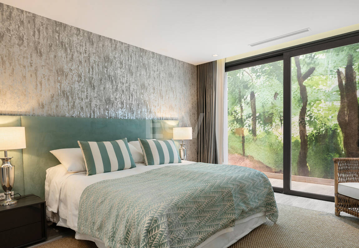 Zeitgenössische Designervilla Mit Spektakulärem Meerblick An Der Goldenen Meile Von Marbella