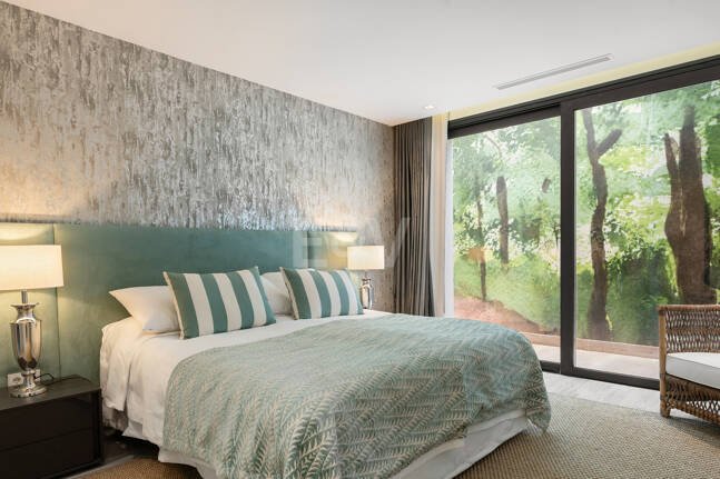 Zeitgenössische Designervilla Mit Spektakulärem Meerblick An Der Goldenen Meile Von Marbella