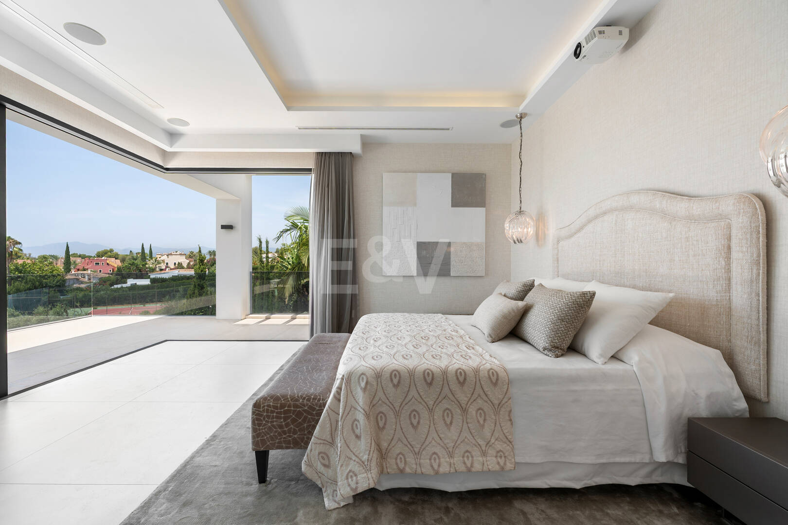 Zeitgenössische Designervilla Mit Spektakulärem Meerblick An Der Goldenen Meile Von Marbella